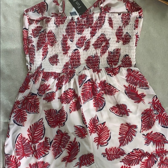 Flirty Girl Romper w/Pockets! - Picture 3 of 3